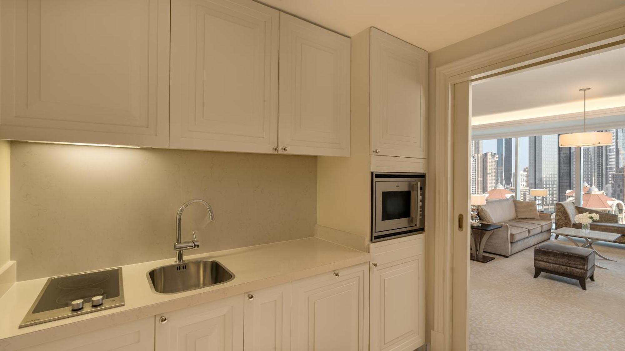 Kempinski The Boulevard Ντουμπάι Εξωτερικό φωτογραφία A kitchen in a suite at The Ritz-Carlton, Dubai
