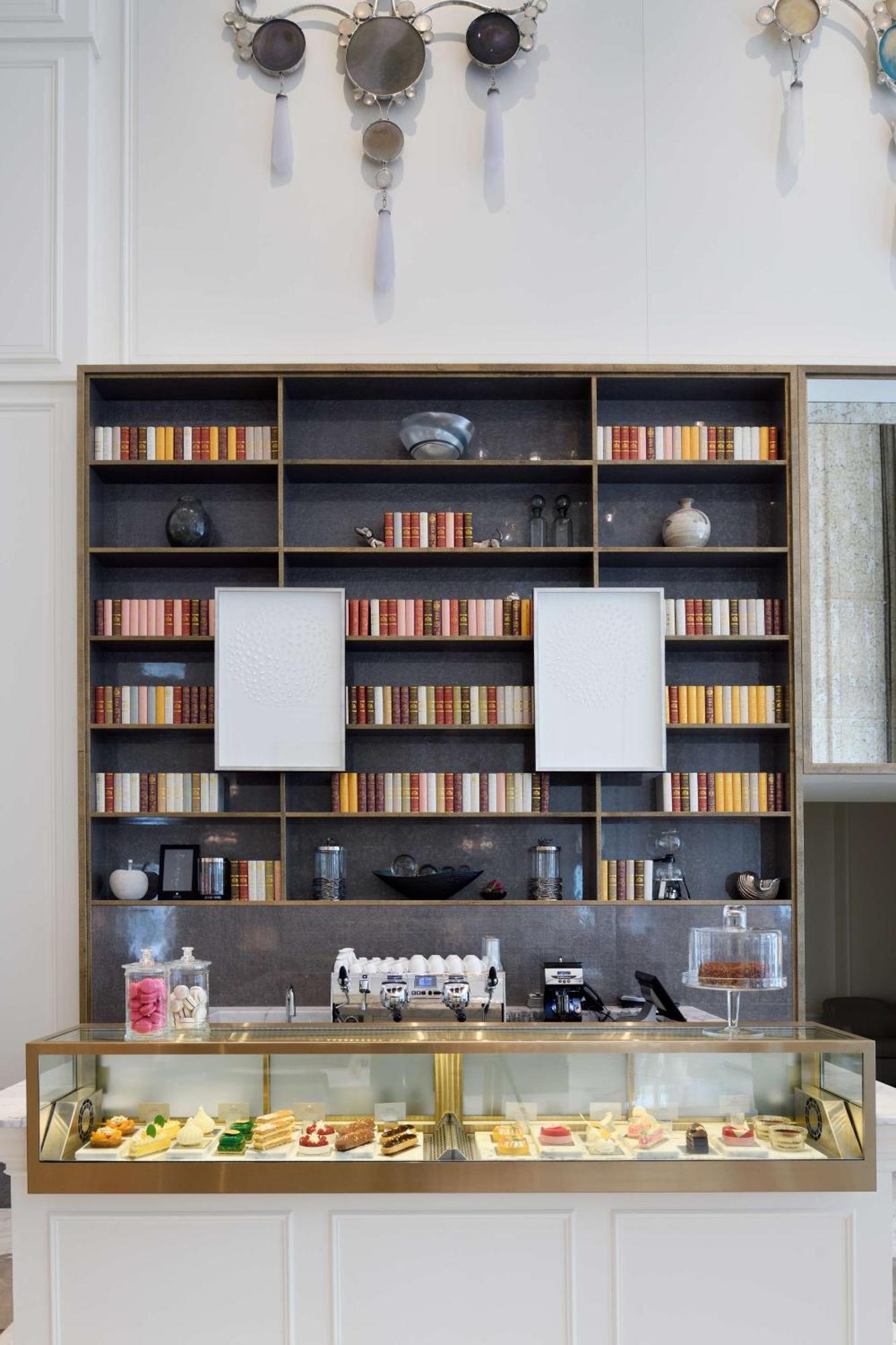 Kempinski The Boulevard Ντουμπάι Εξωτερικό φωτογραφία A bookcase